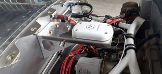 LKRV8-FWF611.jpg