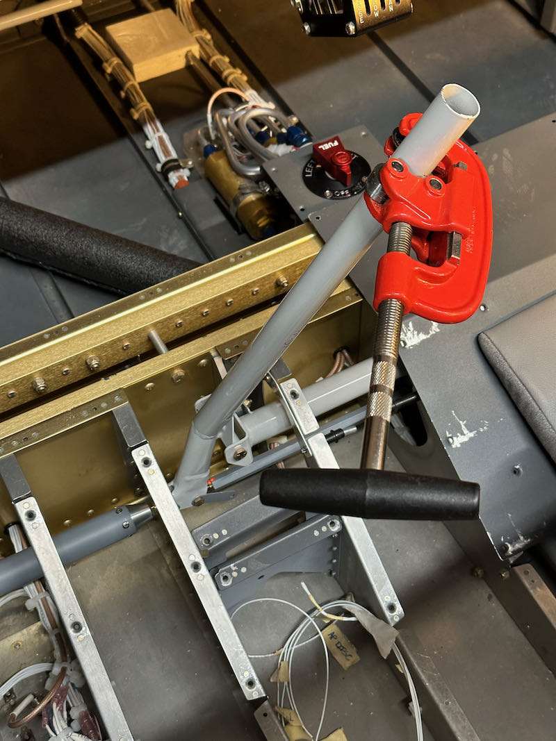 20230527_stick_cutting.jpg