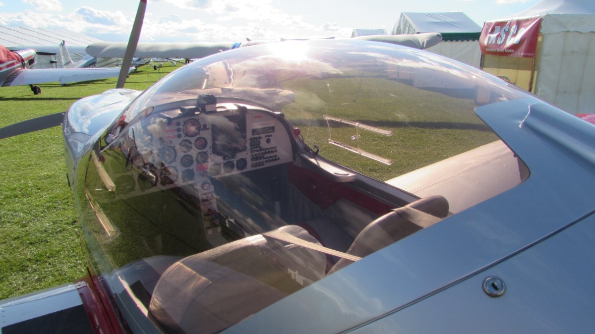 trig-avionics.com
