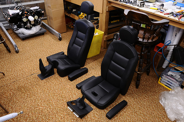 2009.08.12 - RV-8 - Leather Upholstery Arrives (3).jpg