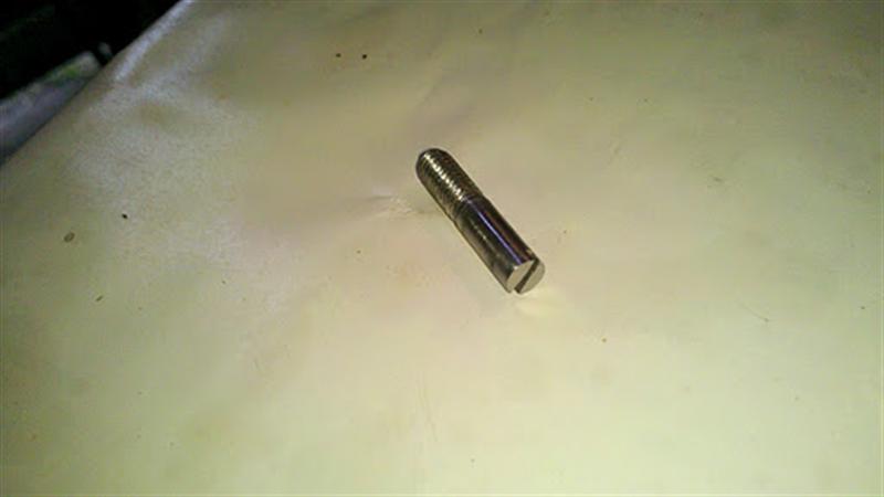 RV-12_Tank_Bolt__Medium_.jpg