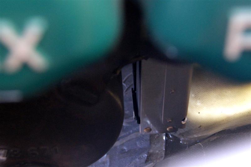 RV-12_Oil_cooler__Muffler__Medium_.jpg