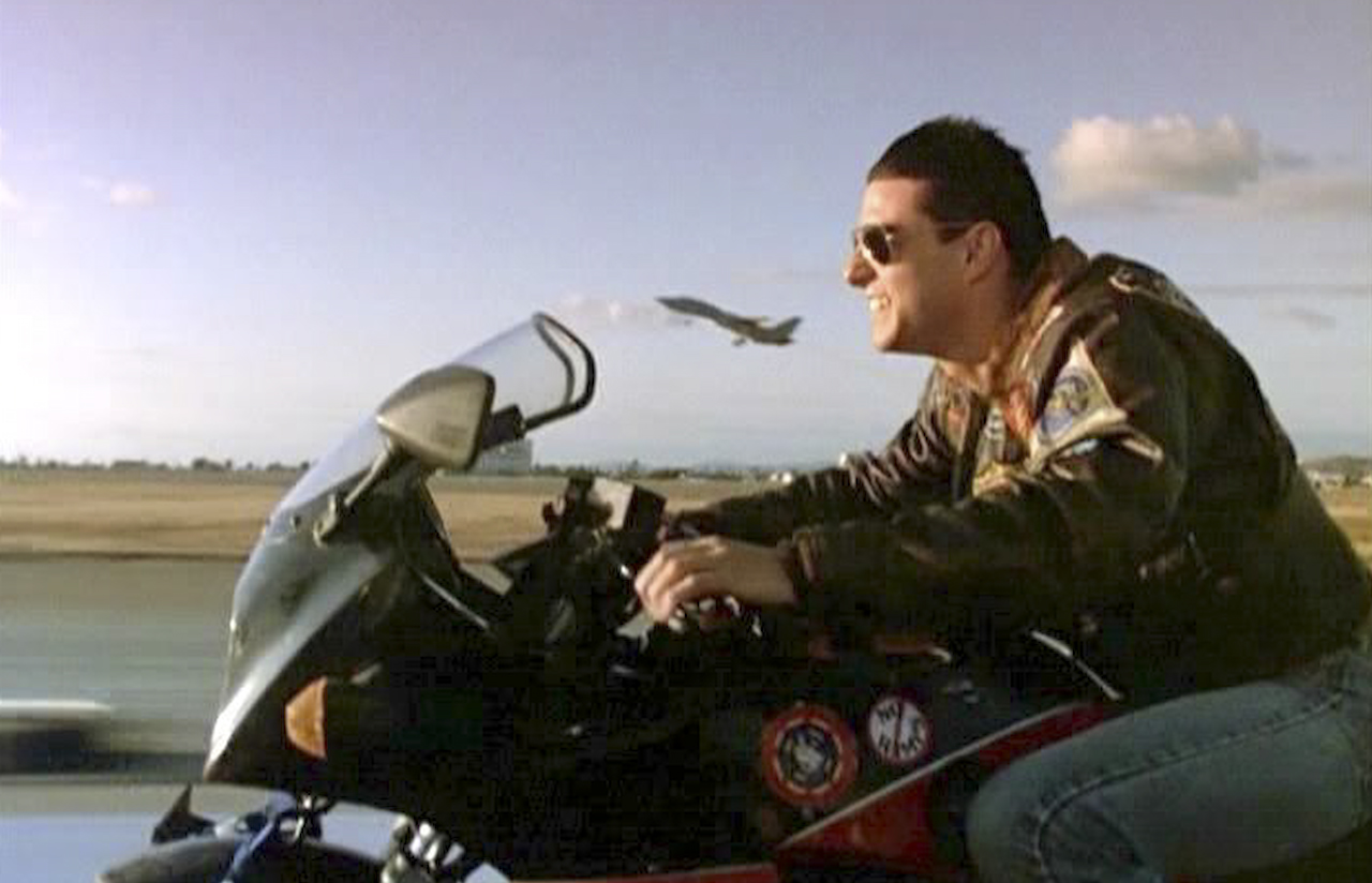 tom_cruise_motorcycle.jpg