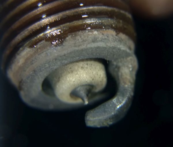 Plug%20IKH27%20213%20Hrs%202.jpg