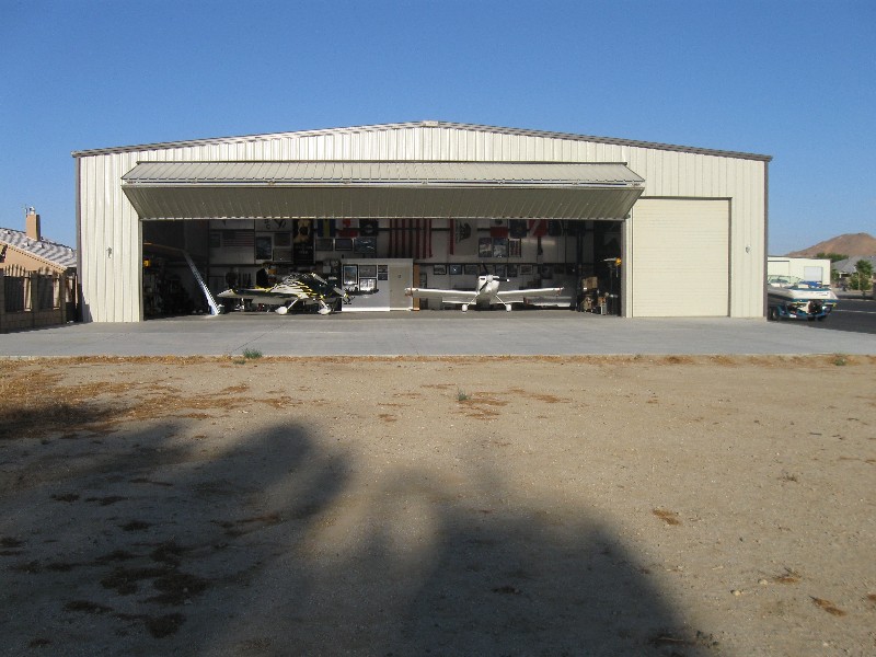 Rosales_Hangar04.jpg