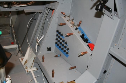 FP22032010A00010.jpg