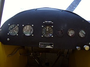 300px-Piper_Cub_cockpit.jpg